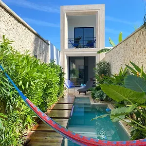 casa-picasso.hotelsmerida.org/